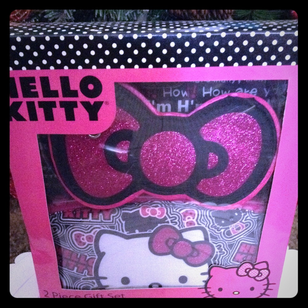 Buy one get one free Hello kitty 2 pcs gift set